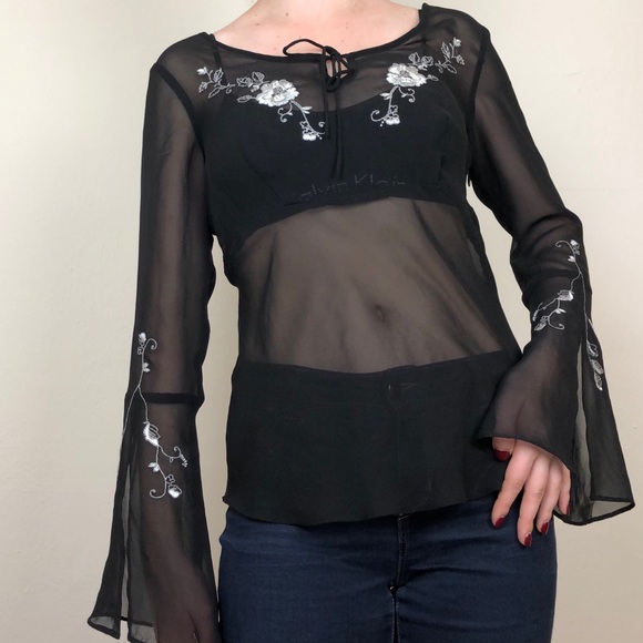 New York & Company Tops - ✨3/$15 SALE, New York & Company Sheer Floral Top✨